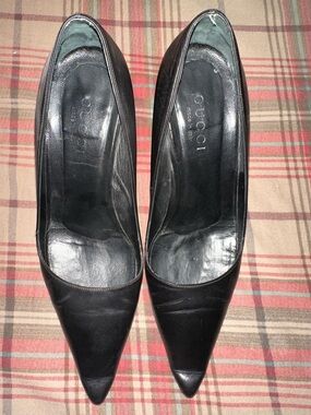 Gucci Black Leather Pointed Pumps